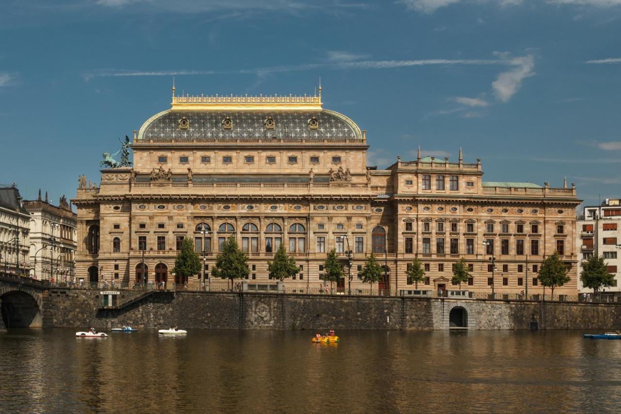 Apartment Vltava Prag Exteriör bild