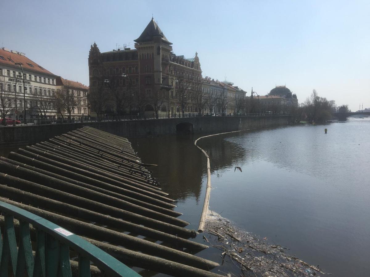 Apartment Vltava Prag Exteriör bild