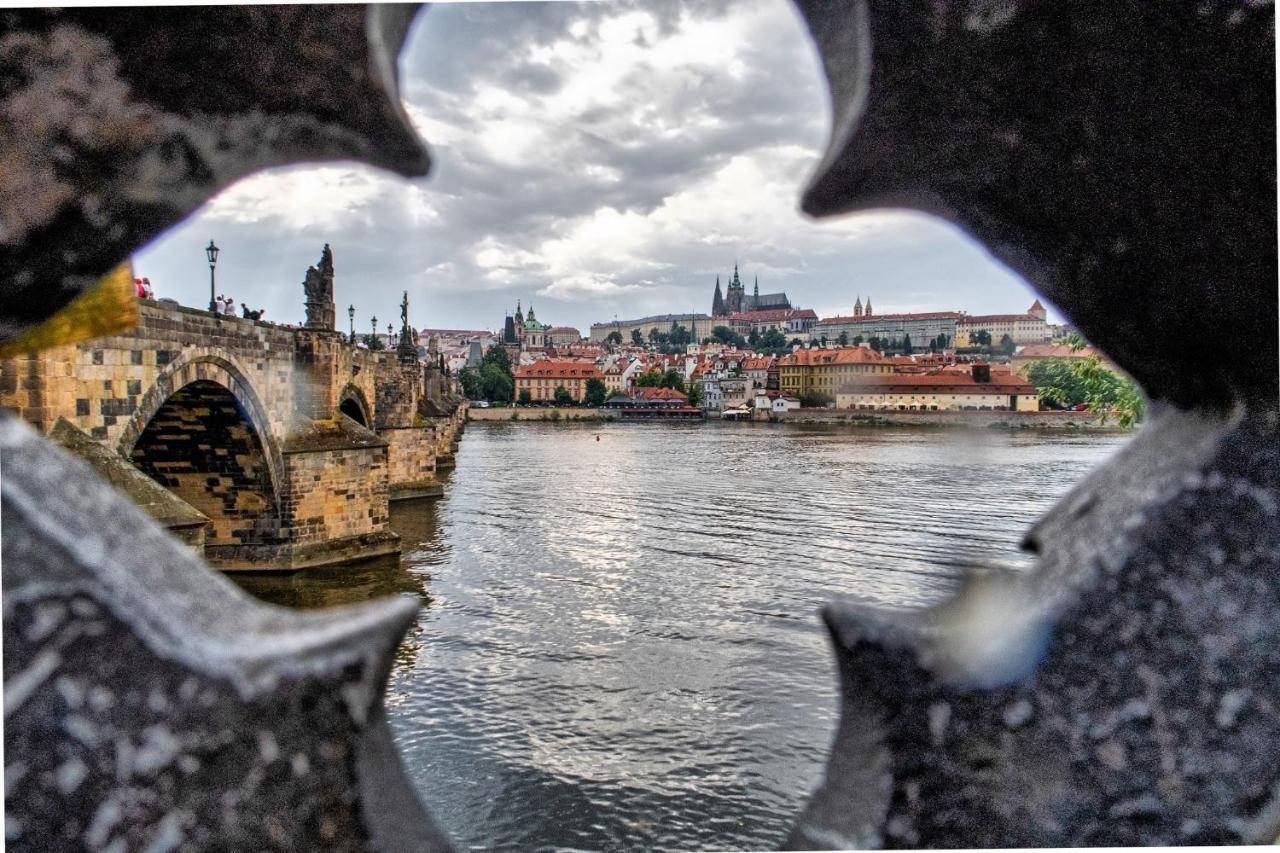 Apartment Vltava Prag Exteriör bild