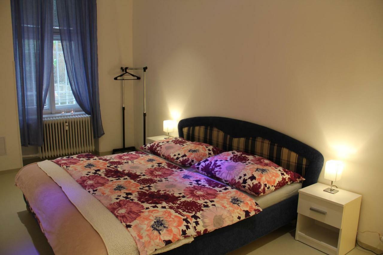 Apartment Vltava Prag Exteriör bild
