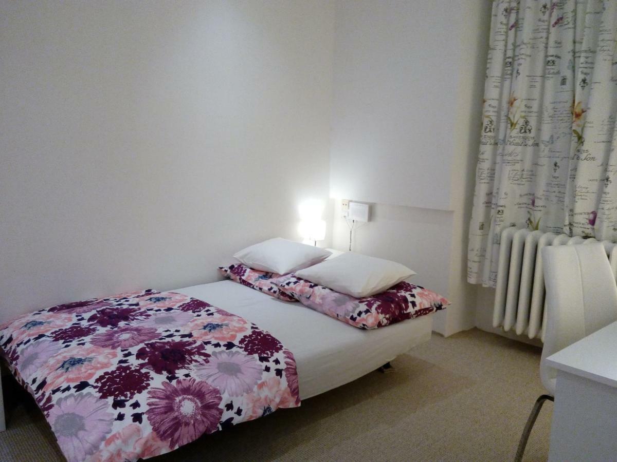 Apartment Vltava Prag Exteriör bild