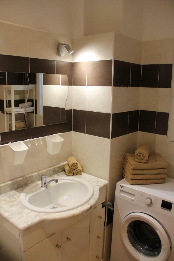 Apartment Vltava Prag Exteriör bild